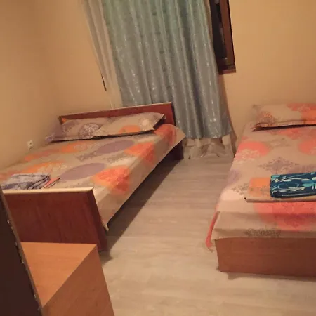 Holiday home къща джулия *