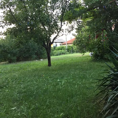 къща джулия * Saparewa Banja